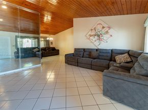 419 SW 136th Pl, Miami FL 33184