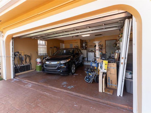 419 SW 136th Pl, Miami FL 33184