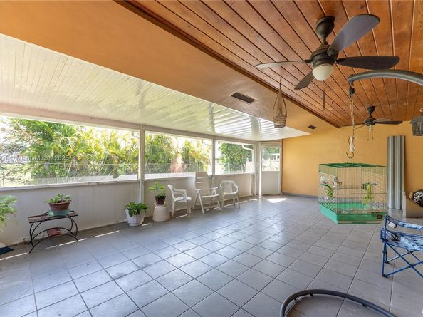 419 SW 136th Pl, Miami FL 33184