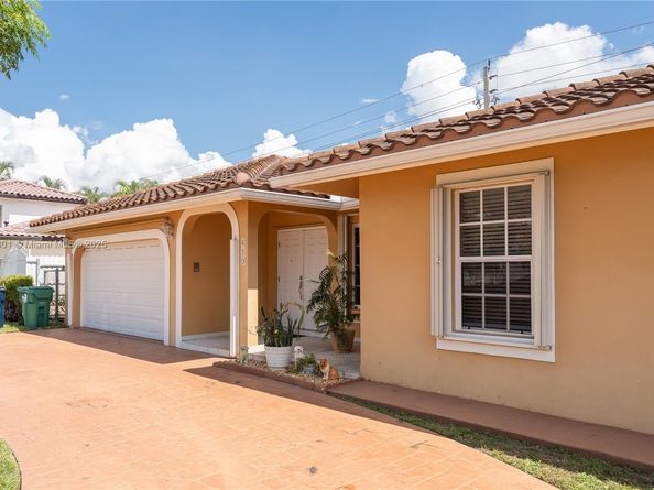419 SW 136th Pl, Miami FL 33184