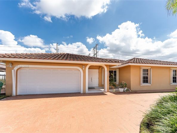 419 SW 136th Pl, Miami FL 33184