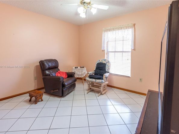 419 SW 136th Pl, Miami FL 33184