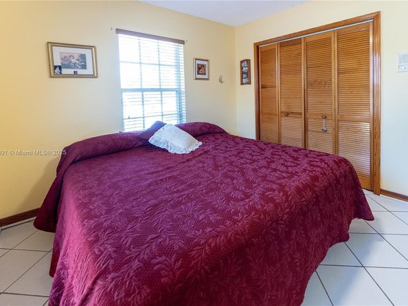 419 SW 136th Pl, Miami FL 33184