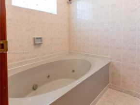 419 SW 136th Pl, Miami FL 33184