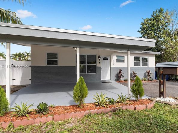 724 SW 4th Ct, Hallandale Beach FL 33009