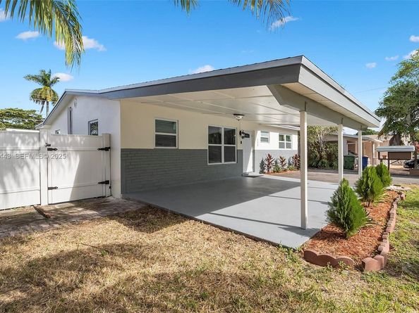 724 SW 4th Ct, Hallandale Beach FL 33009