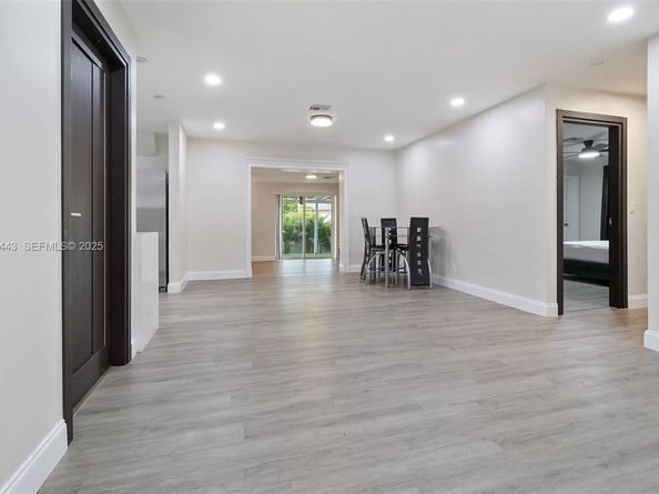 724 SW 4th Ct, Hallandale Beach FL 33009