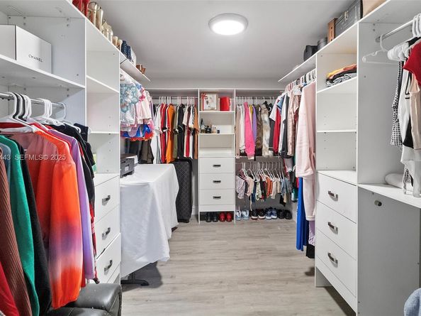 724 SW 4th Ct, Hallandale Beach FL 33009