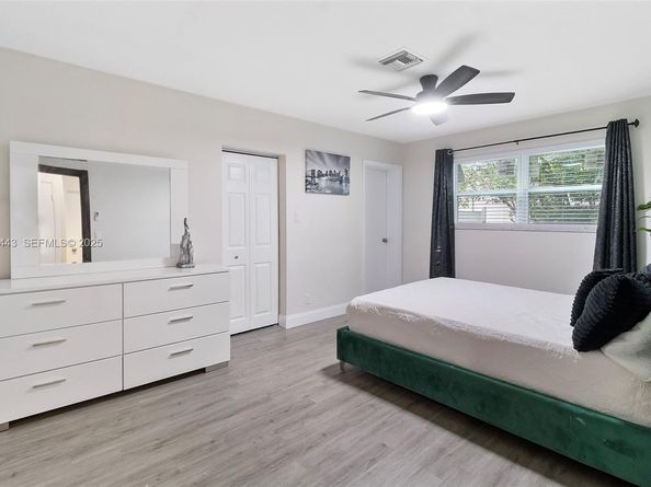 724 SW 4th Ct, Hallandale Beach FL 33009