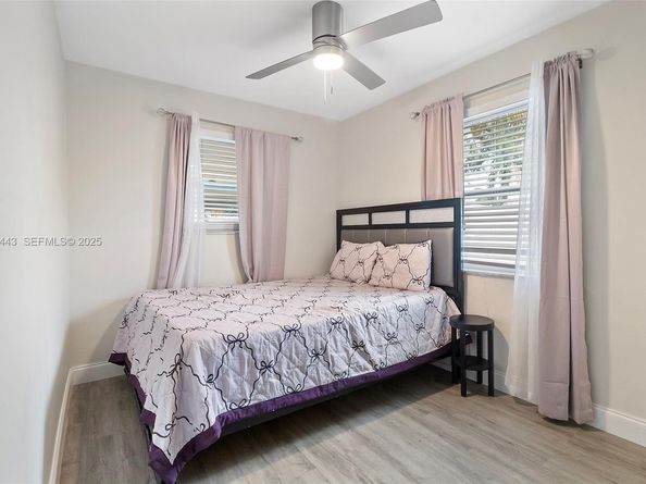 724 SW 4th Ct, Hallandale Beach FL 33009