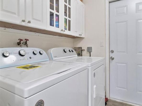 724 SW 4th Ct, Hallandale Beach FL 33009