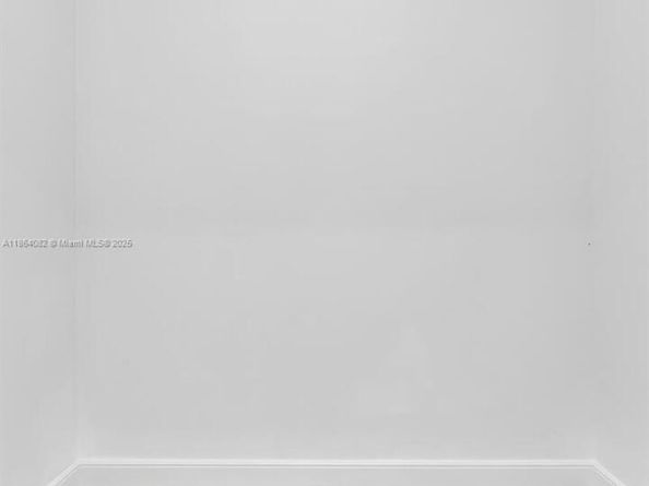 808 Brickell Key Dr 3205, Miami FL 33131