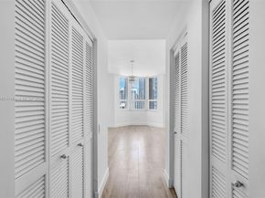 808 Brickell Key Dr 3205, Miami FL 33131