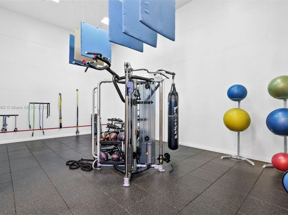 808 Brickell Key Dr 3205, Miami FL 33131