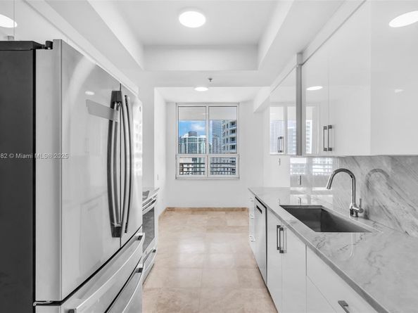 808 Brickell Key Dr 3205, Miami FL 33131