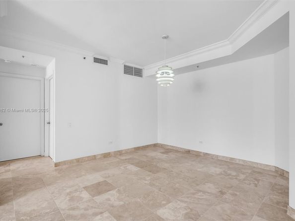 808 Brickell Key Dr 3205, Miami FL 33131