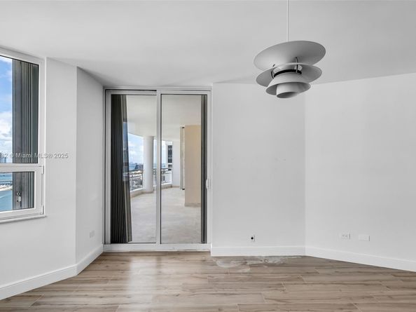 808 Brickell Key Dr 3205, Miami FL 33131