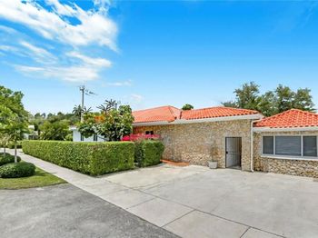 2298 SW 16th Ave