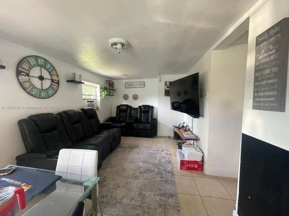 1624 NE 48th Ct, Pompano Beach FL 33064