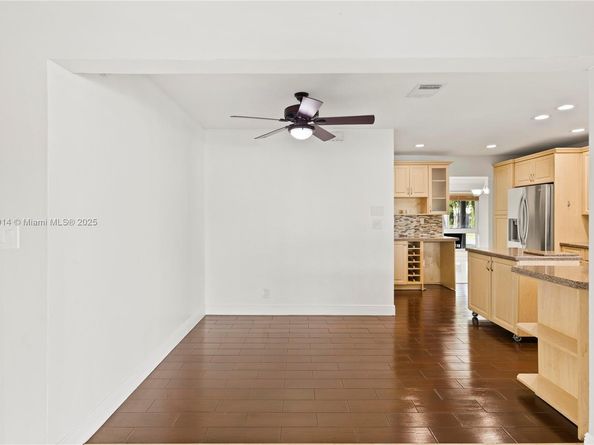6150 SW 7th St, Plantation FL 33317
