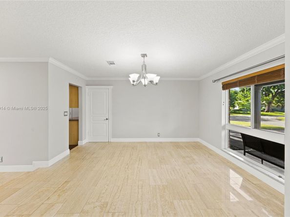 6150 SW 7th St, Plantation FL 33317