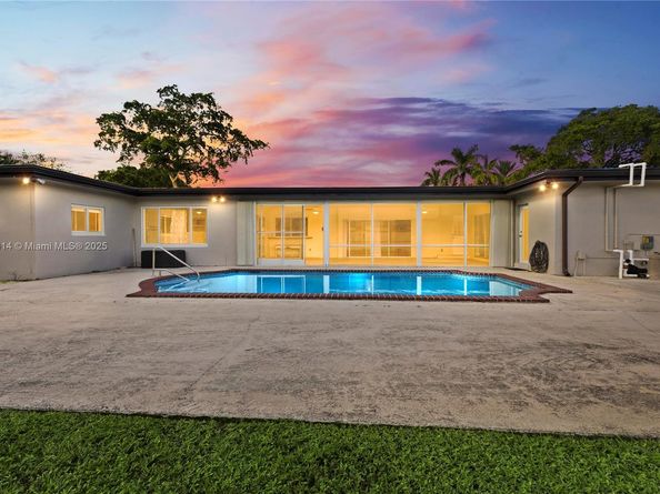 6150 SW 7th St, Plantation FL 33317