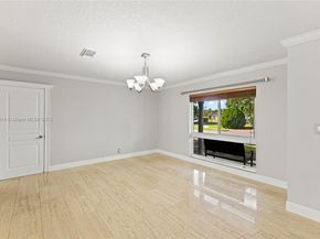6150 SW 7th St, Plantation FL 33317