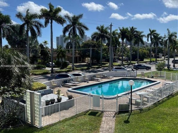 600 Layne 216, Hallandale Beach FL 33009
