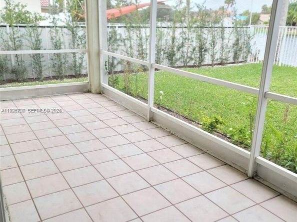 824 Stanton Dr, Weston FL 33326