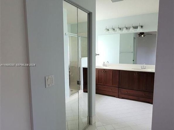 824 Stanton Dr, Weston FL 33326