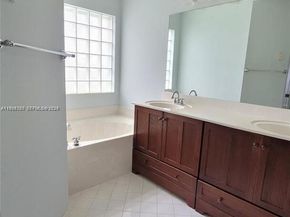 824 Stanton Dr, Weston FL 33326