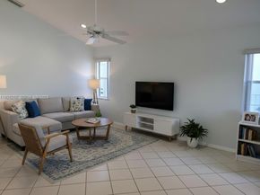 824 Stanton Dr, Weston FL 33326