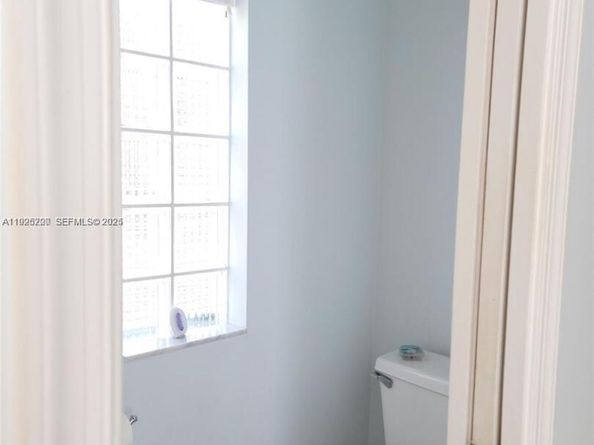 824 Stanton Dr, Weston FL 33326