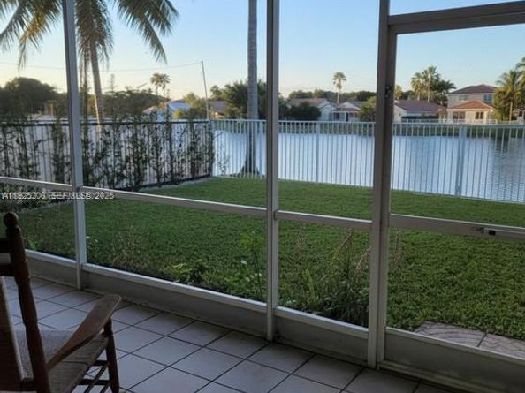 824 Stanton Dr, Weston FL 33326