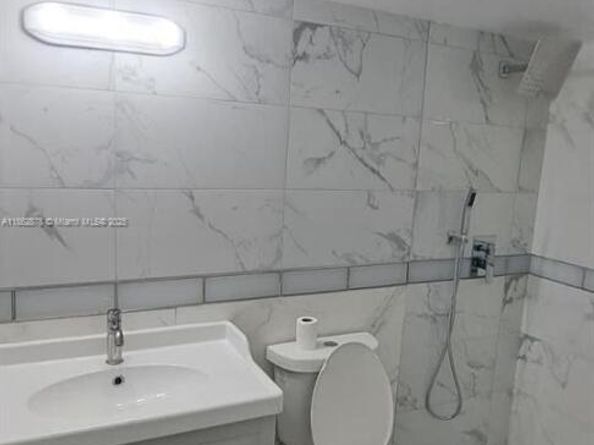 14180 SW 84th St 203G, Miami FL 33183