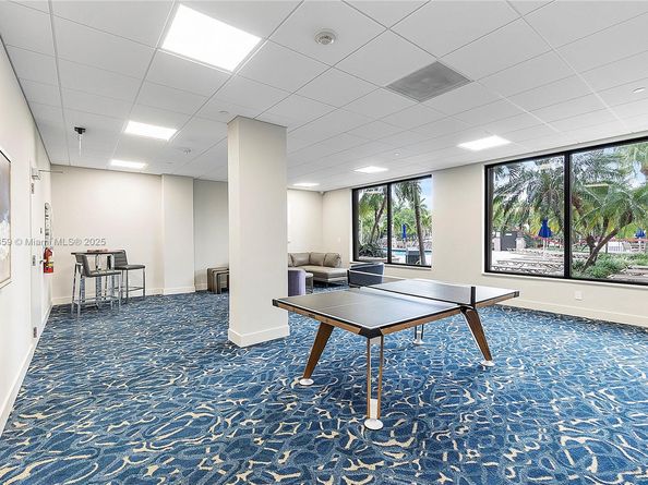 90 Edgewater Dr PH23, Coral Gables FL 33133