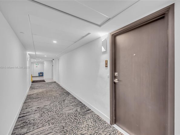 90 Edgewater Dr PH23, Coral Gables FL 33133