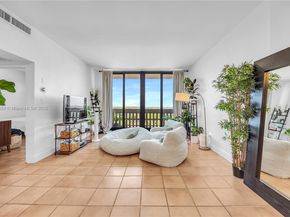 90 Edgewater Dr PH23, Coral Gables FL 33133