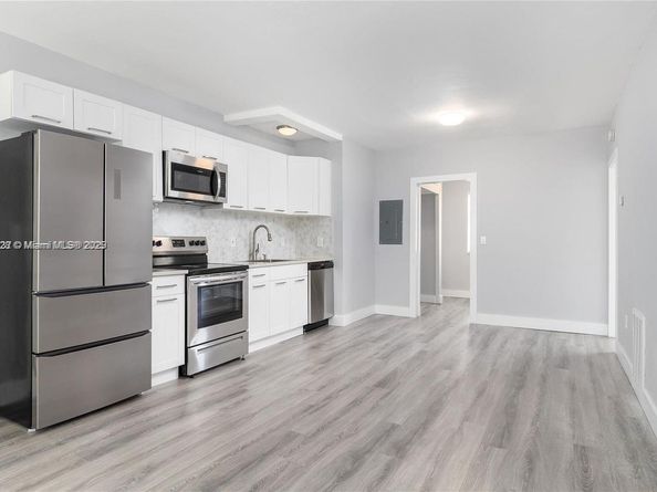 1275 Marseille Dr 35, Miami Beach FL 33141