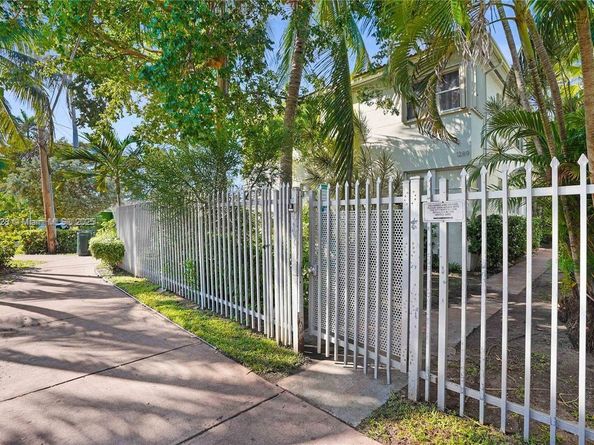 1275 Marseille Dr 35, Miami Beach FL 33141