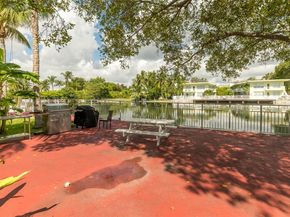 1275 Marseille Dr 35, Miami Beach FL 33141
