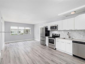 1275 Marseille Dr 35, Miami Beach FL 33141