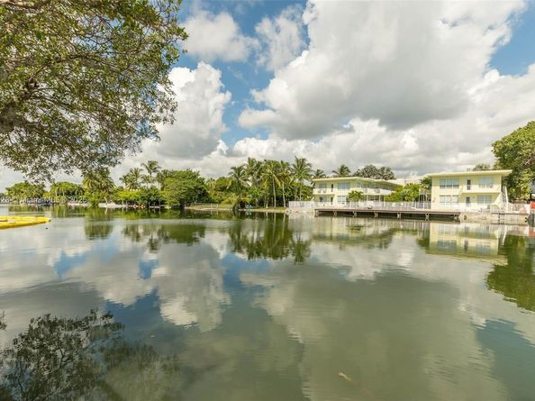 1275 Marseille Dr 35, Miami Beach FL 33141