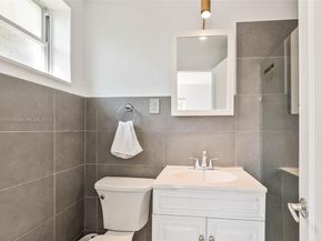 1275 Marseille Dr 35, Miami Beach FL 33141