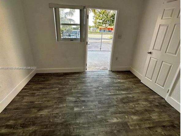 1064 NW 103rd St, Miami FL 33150