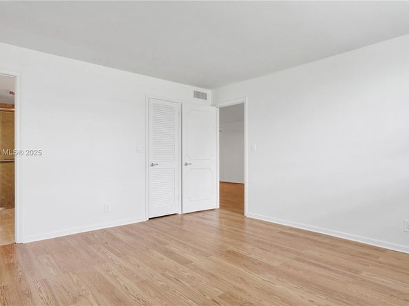 681 S Hollybrook Dr 203, Pembroke Pines FL 33025