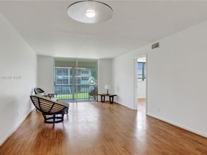 681 S Hollybrook Dr 203, Pembroke Pines FL 33025