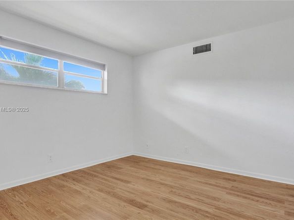 681 S Hollybrook Dr 203, Pembroke Pines FL 33025