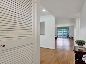 681 S Hollybrook Dr 203, Pembroke Pines FL 33025