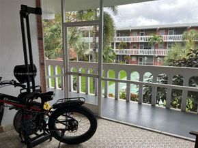 181 NE 14th Ave 22B, Hallandale Beach FL 33009
